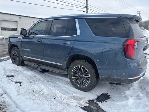 Used 2025 GMC Yukon Elevation w/ LPO, Floor Liner Package image 5