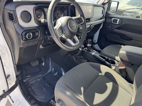 Certified 2025 Jeep Wrangler Unlimited Sahara AWD/4WD image 20