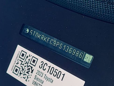 Used 2023 Toyota Sienna LE image 36