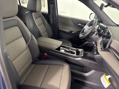 New 2026 Chevrolet Equinox LT w/ Convenience Package II FWD image 18