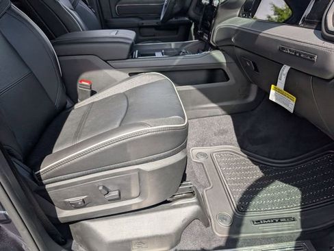 New 2026 RAM 3500 Limited AWD/4WD image 32