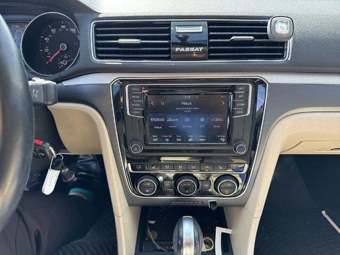 Used 2018 Volkswagen Passat 2.0T S FWD image 8