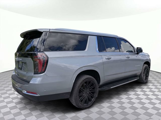 Used 2025 Chevrolet Suburban LS AWD/4WD image 4