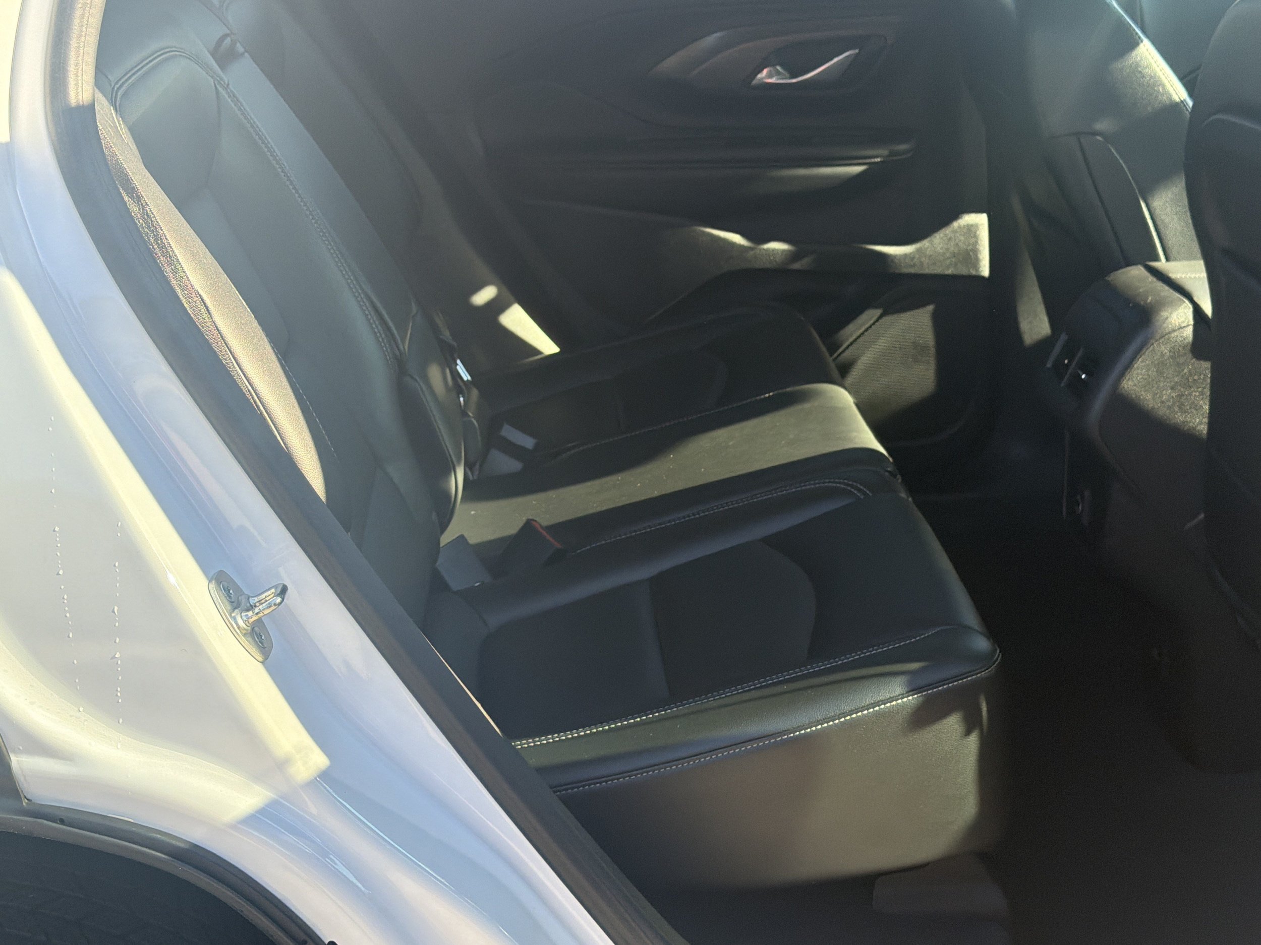 Used 2024 GMC Terrain SLT AWD/4WD image 15