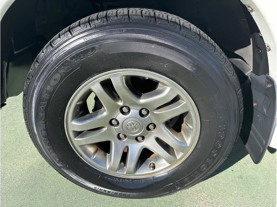 Used 2005 Toyota Sequoia SR5 RWD image 13