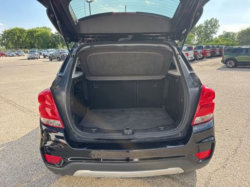 Used 2017 Chevrolet Trax LT w/ Driver Confidence Package AWD/4WD image 19