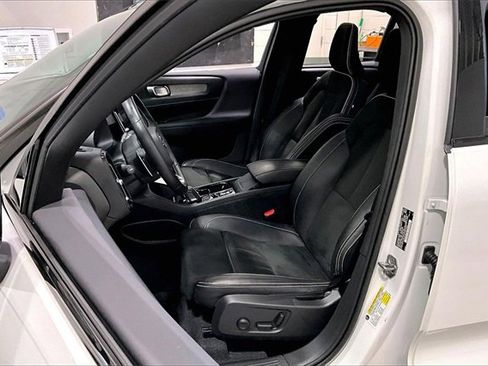 Used 2020 Volvo XC40 T5 R-Design w/ Protection Package image 21