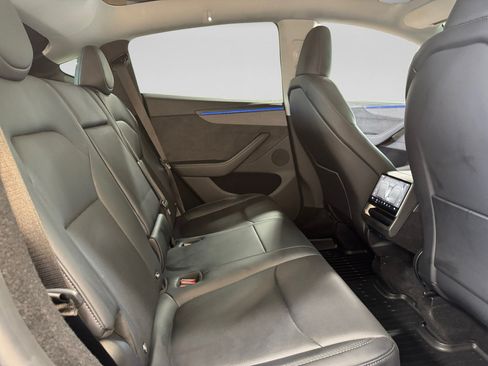 Used 2026 Tesla Model Y 2WD image 19