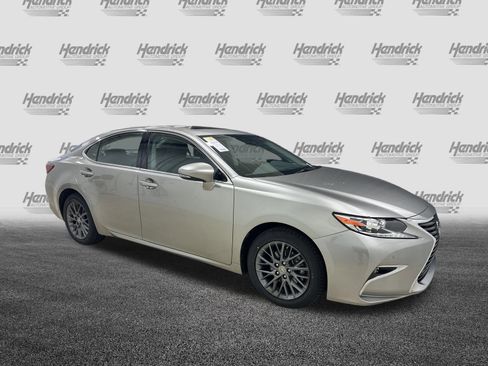 Used 2018 Lexus ES 350 w/ Navigation System Package image 2