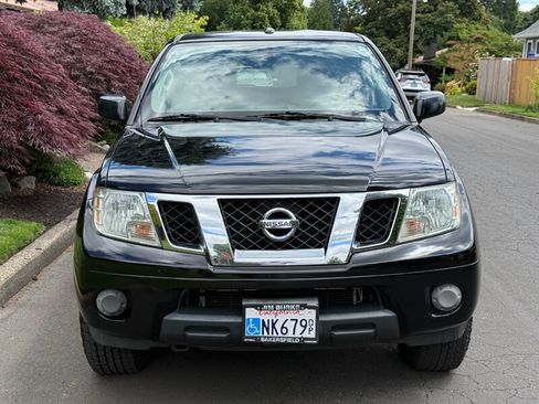 Used 2012 Nissan Frontier SV w/ SV Premium Utility Pkg AWD/4WD image 4