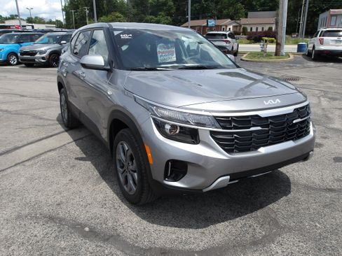 Used 2026 Kia Seltos LX AWD/4WD image 1