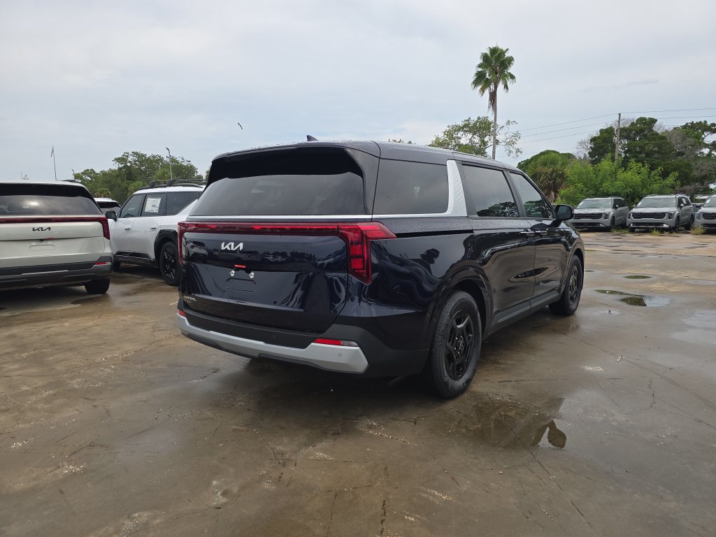 New 2027 Kia Carnival FWD image 8