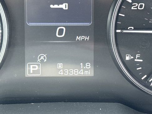 Used 2025 Subaru Outback Premium AWD/4WD image 39