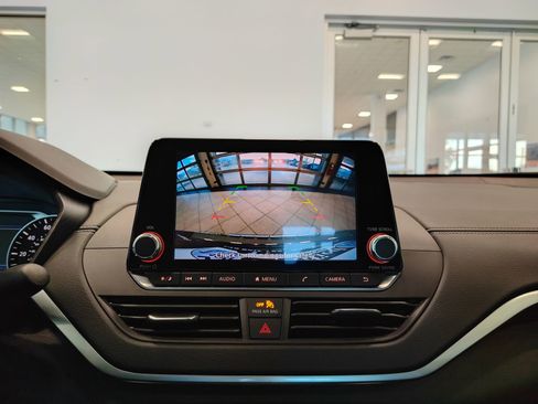 Used 2022 Nissan Altima 2.5 SV w/ SV Premium Package image 27