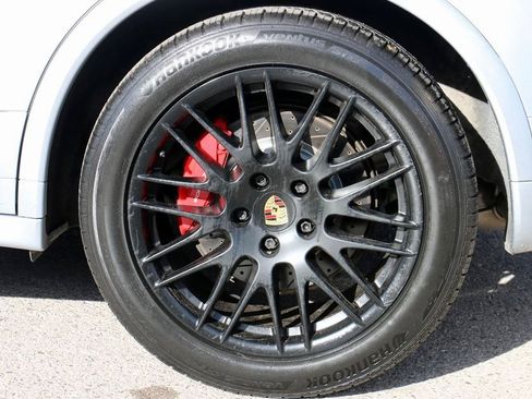Used 2016 Porsche Cayenne GTS image 8