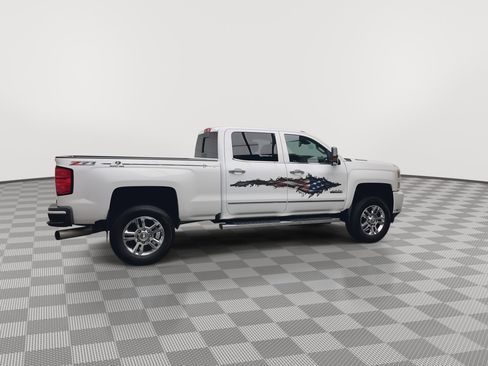 Used 2016 Chevrolet Silverado 2500 High Country w/ Duramax Plus Package image 41