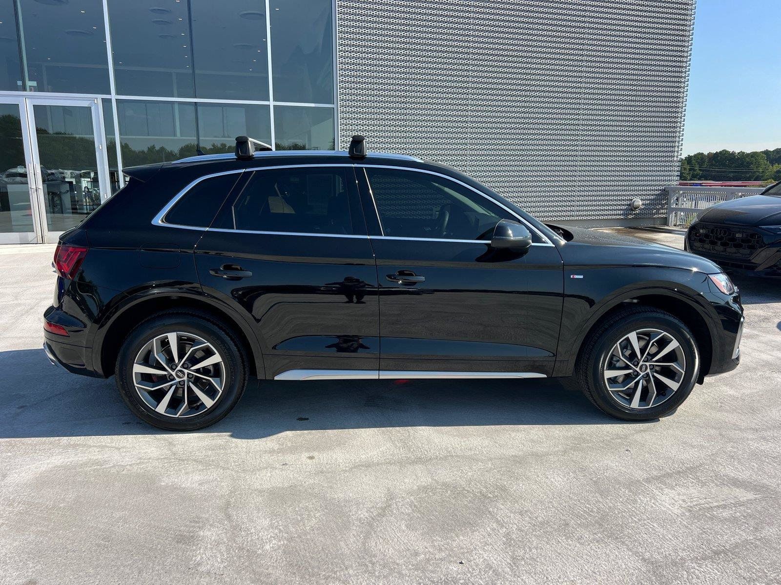 Certified 2023 Audi Q5 2.0T Premium Plus w/ Premium Plus Package AWD/4WD image 4
