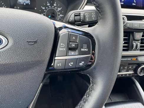 Used 2022 Ford Escape SE w/ SE Sport Appearance Package AWD/4WD image 15