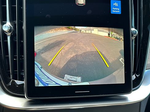 New 2026 Volvo XC90 B6 Core image 18