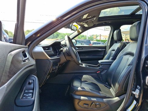 Used 2024 Jeep Grand Cherokee Limited 4xe image 15