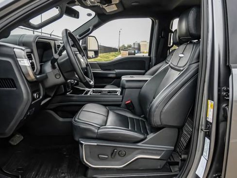 Used 2025 Ford F250 Platinum AWD/4WD image 4