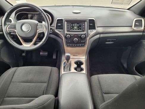 Used 2017 Jeep Grand Cherokee Laredo w/ Quick Order Package 2BE image 13