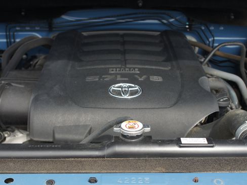 Used 2021 Toyota Tundra SR5 w/ SR5 Upgrade Package image 27