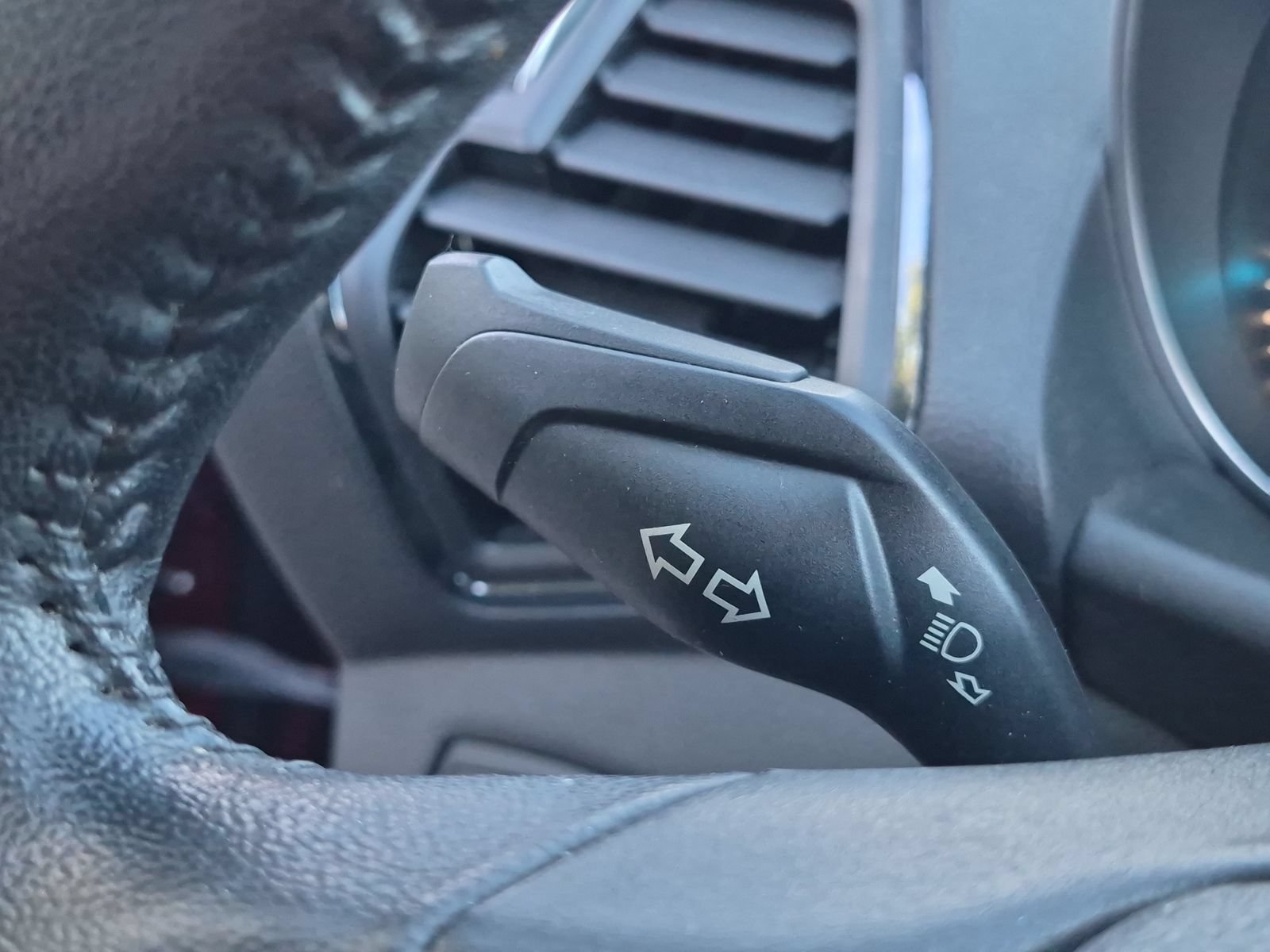 Used 2019 Ford Escape Titanium AWD/4WD image 27