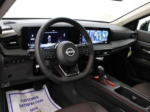 New 2026 Nissan Kicks SR w/ SR Premium Package FWD image 14