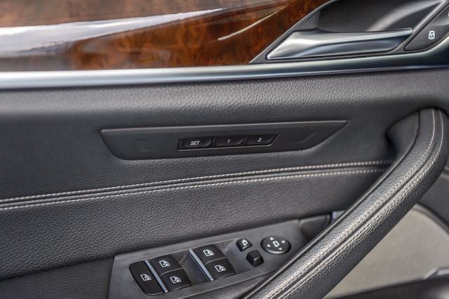 Used 2019 BMW 540i w/ M Sport Package RWD image 50