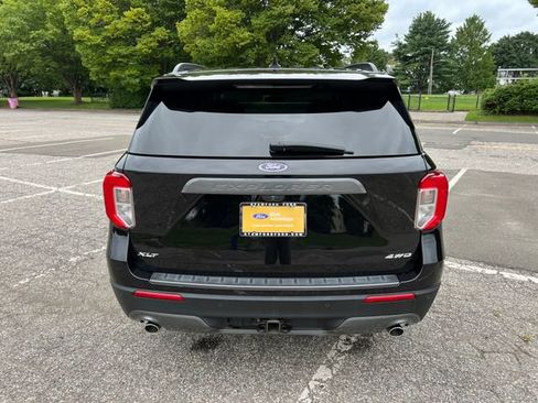 Used 2023 Ford Explorer XLT w/ Equipment Group 202A AWD/4WD image 9