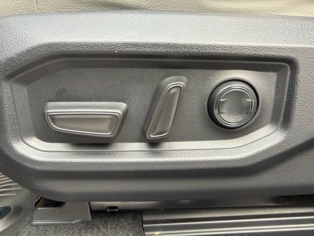 Used 2024 Toyota Tundra Limited AWD/4WD image 17