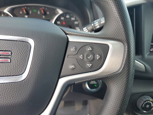 Used 2024 GMC Terrain SLE FWD image 20