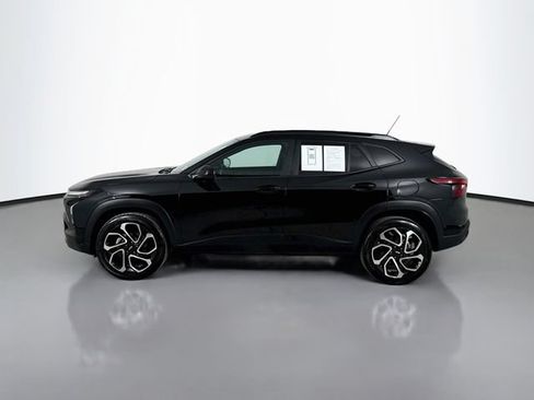 Used 2025 Chevrolet Trax RS w/ Sunroof Package FWD image 6