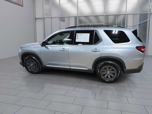Used 2024 Honda Pilot Elite image 6