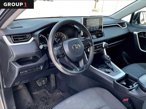 Certified 2021 Toyota RAV4 XLE w/ Convenience Package image 18
