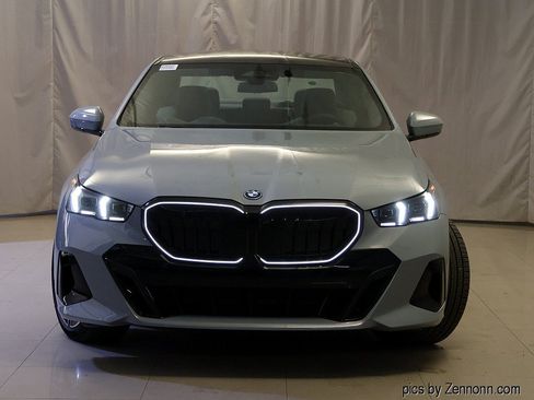 Used 2027 BMW 550e xDrive w/ Executive Package AWD/4WD image 5
