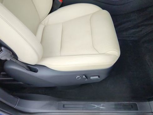 Used 2022 Tesla Model X Base image 21