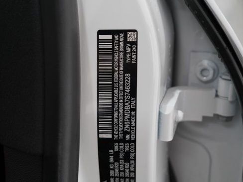 Used 2025 Maserati Grecale Modena image 37