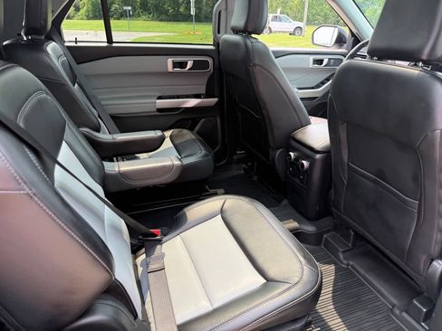 Certified 2024 Ford Explorer XLT w/ Equipment Group 202A AWD/4WD image 15