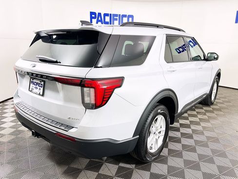Used 2025 Ford Explorer Active image 10