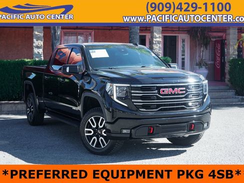 Used 2022 GMC Sierra 1500 AT4 w/ AT4 Preferred Package AWD/4WD image 1