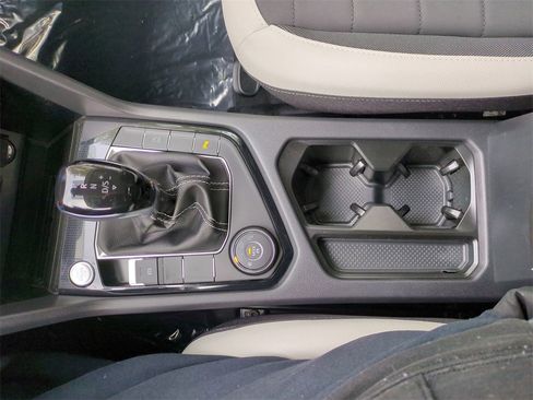 New 2026 Volkswagen Taos SE image 27