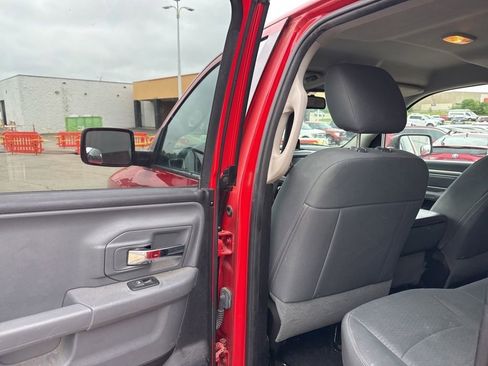 Used 2016 RAM 1500 Classic SLT AWD/4WD image 19