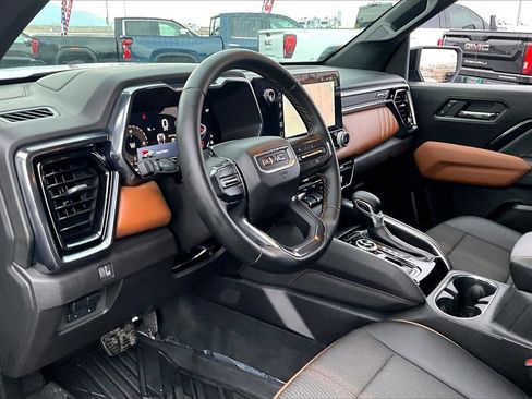 Used 2025 GMC Canyon AT4 image 14