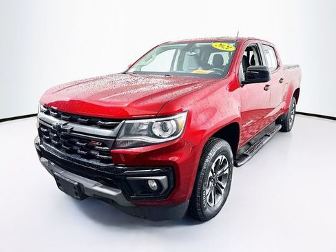 Used 2021 Chevrolet Colorado Z71 AWD/4WD image 3