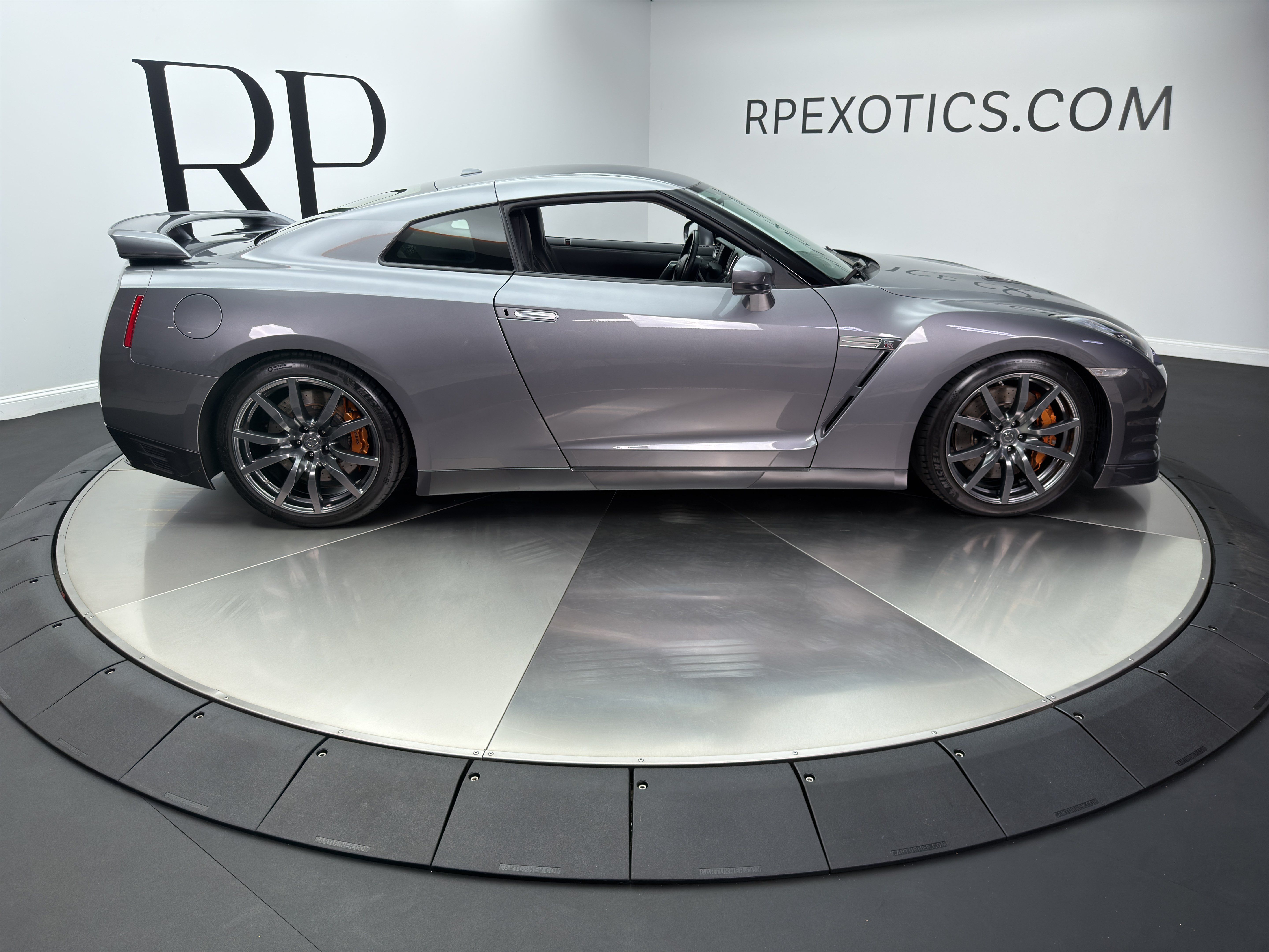 Used 2013 Nissan GT-R Premium AWD/4WD image 7