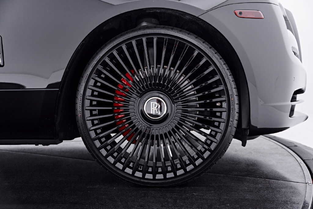 Used 2019 Rolls-Royce Dawn RWD image 33