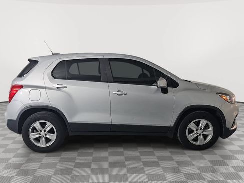 Used 2020 Chevrolet Trax LS FWD image 9