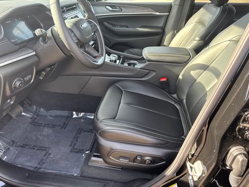 New 2025 Jeep Grand Cherokee L Limited w/ MOPAR Finishing Package image 10